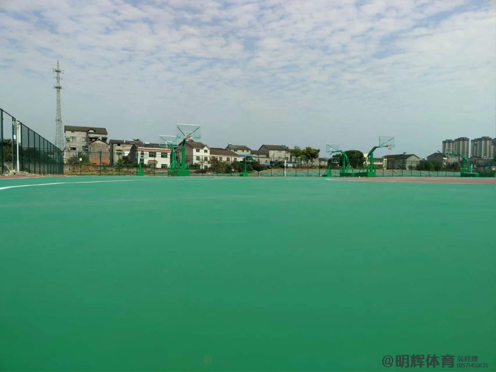 定结硬地丙烯酸球场的优缺点