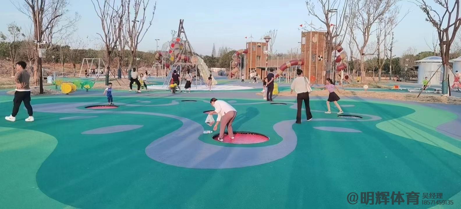 定结公园跑道是用什么材料做成的